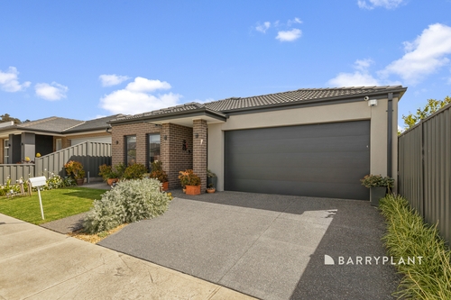 4 Kaprun Way, Pakenham, VIC 3810