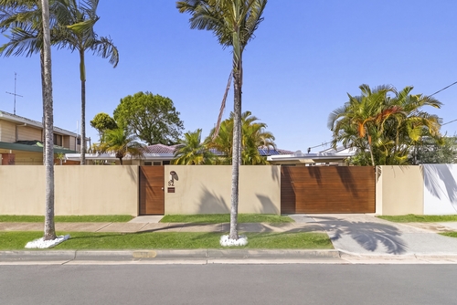 52 Twelfth Avenue, Palm Beach, QLD 4221