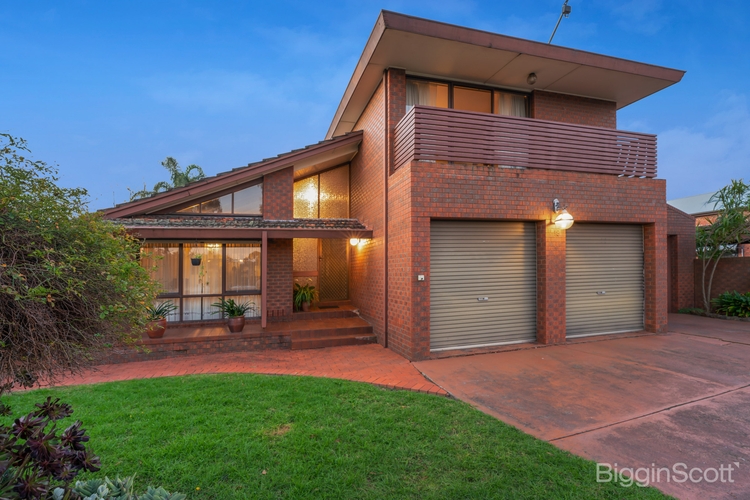 18 Pleasant Street, Pascoe Vale, VIC 3044 for Auction