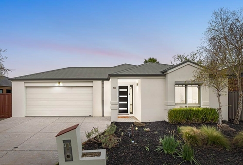 18 Moorgate Street, Point Cook, VIC 3030