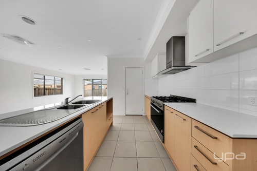 49 Dingo Street, Point Cook, VIC 3030