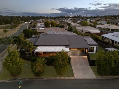 2 Sirmione Court, Raceview, QLD 4305 photo 2 of 26