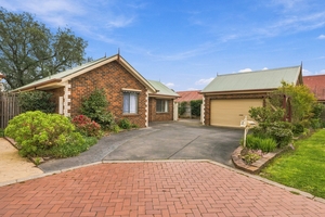 2 Sheumack Place, Sale, VIC 3850 photo 3 of 25
