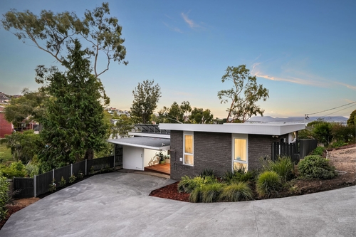 531 Churchill Avenue, Sandy Bay, TAS 7005