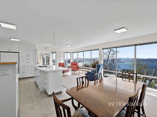 52 Nicholas Drive, Sandy Bay, TAS 7005
