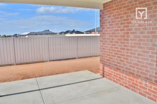 11 Wollemi Drive, Shepparton North, VIC 3631