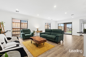 38 Sacred Drive, Sunbury, VIC 3429 photo 2 of 10