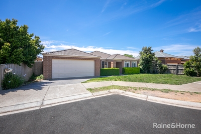 8 Rogers Court, Sunbury, VIC 3429 photo 2 of 11