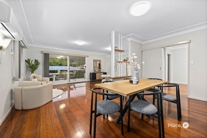 17 Joywood Street, Tarragindi, QLD 4121 photo 3 of 19