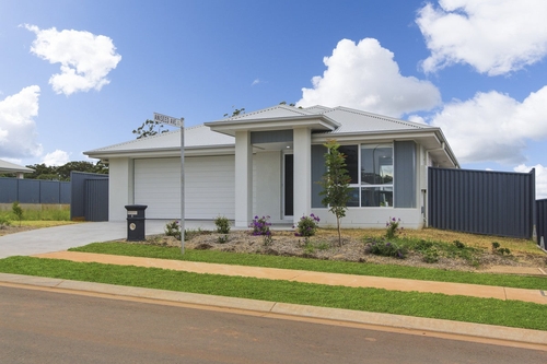 8 Pepperberry Parade, Thrumster, NSW 2444