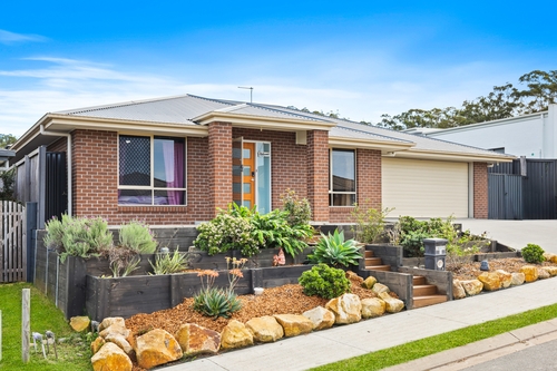 3 Theatre Place, Thrumster, NSW 2444