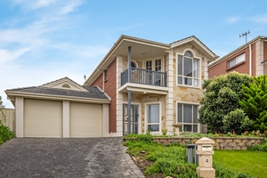 8 Edzell Court, Victor Harbor, SA 5211 photo 2 of 27