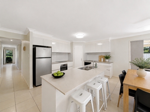 33 Olsen Crescent, Wakerley, QLD 4154