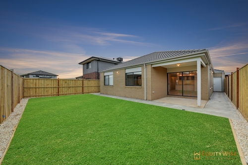 8 Saddlebred Avenue, Werribee, VIC 3030