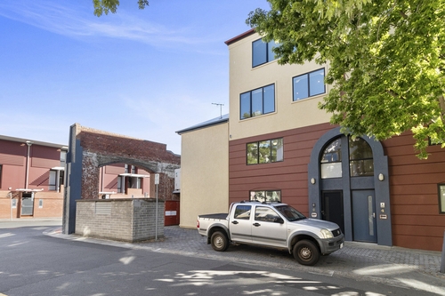 2 Terminus Row, Hobart, TAS 7000