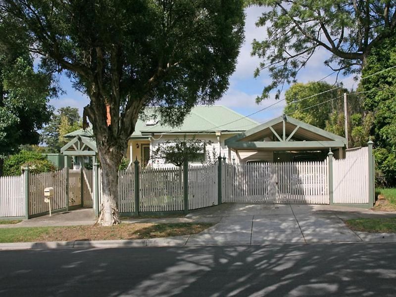 4 Farnham Road, Bayswater, VIC 3153 Property Details