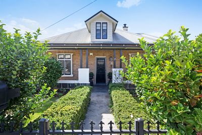 Explore Prince Street, Orange, NSW - 2800 - view.com.au