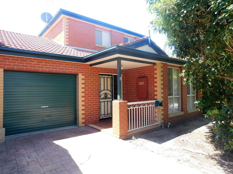 5/24 Barrymore Road, Greenvale, VIC 3059 Property Details