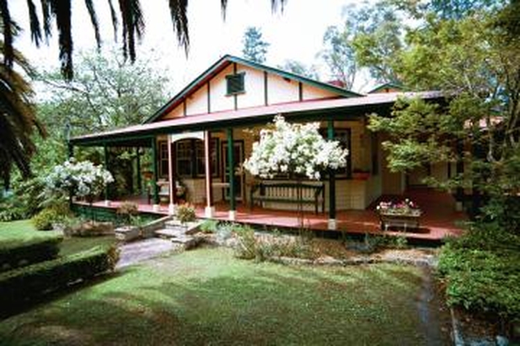 10 Lockwood Road, Belgrave Heights, VIC 3160 for Auction