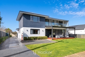 72 Marine Terrace, Busselton, WA 6280 photo 3 of 26