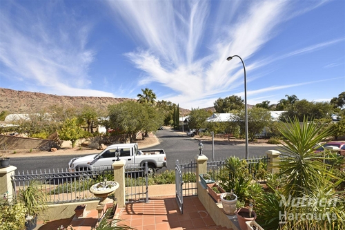 130 Cromwell Drive, Desert Springs, NT 0870