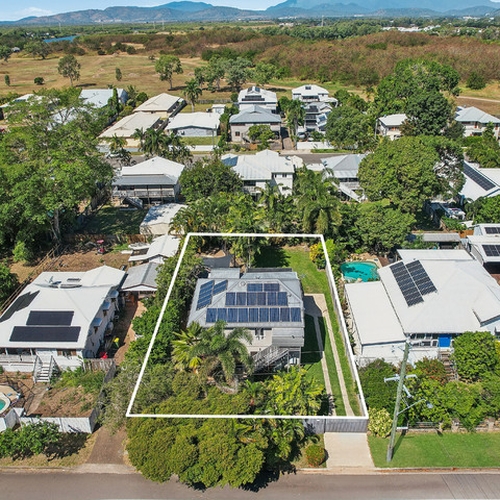 44 Queens Road, Hermit Park, QLD 4812