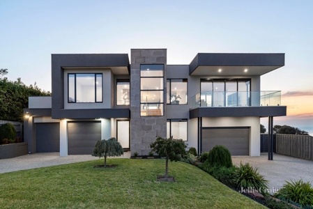 11 Sunhill Road, Mount Martha, VIC 3934