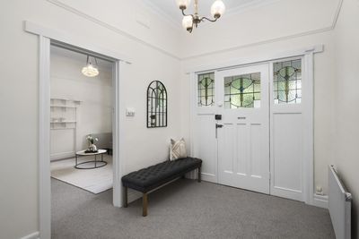 5 Hillside Avenue, Glen Iris, VIC 3146 photo 2 of 11