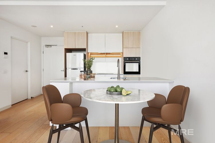627/40 Hall Street