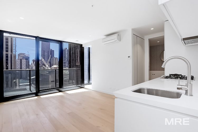 1012/135 A'Beckett Street