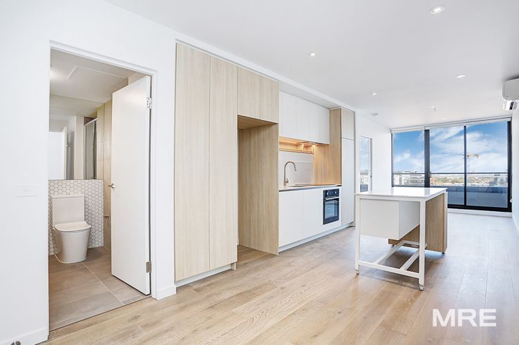 717/40 Hall Street