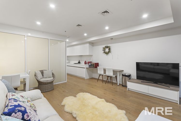 307/233 Collins Street