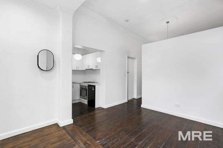 2/11 Anderson Street