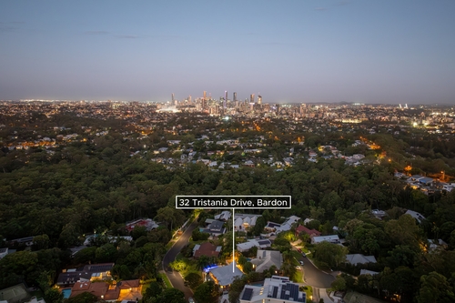 32 Tristania Drive, Bardon, QLD 4065