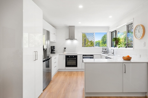 38 Beaconsfield Drive, Burleigh Waters, QLD 4220