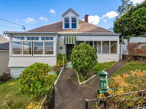 19 Lillie Street, Glebe, TAS 7000 photo 3 of 35