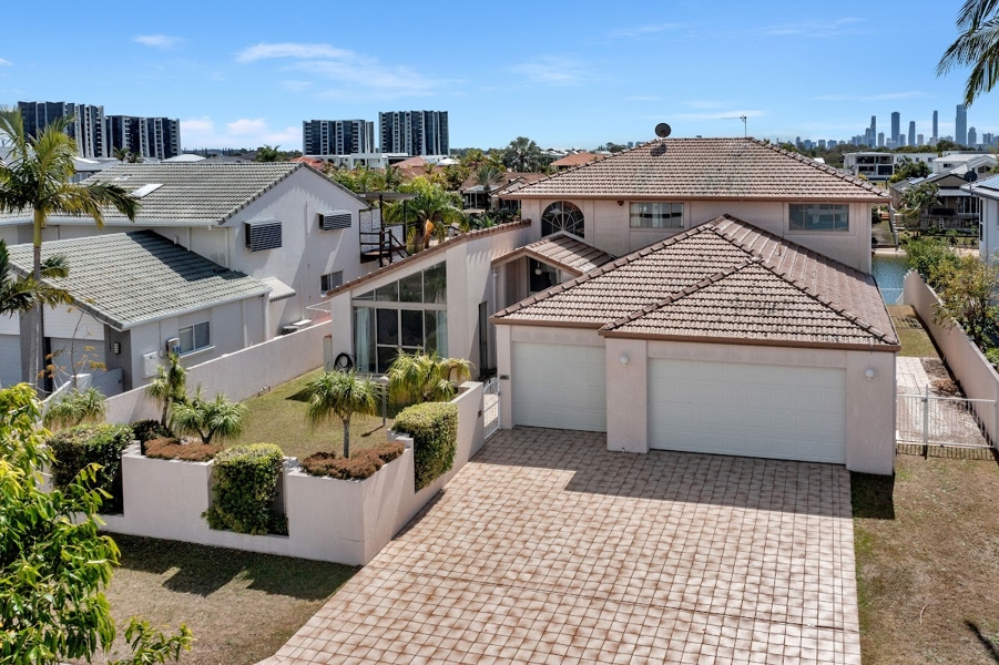 32 Cessnock Close, Mermaid Waters, QLD 4218 for Sale