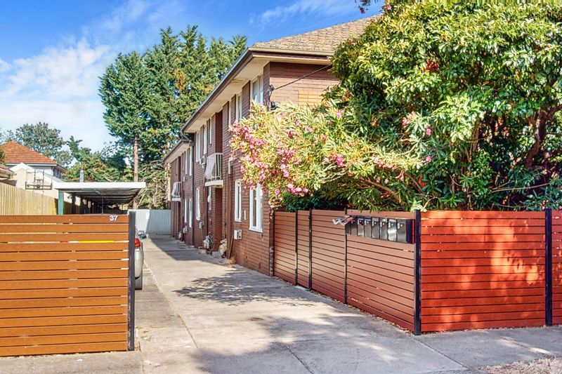 7/37 Gilbert Grove, Bentleigh, VIC 3204 Property Details