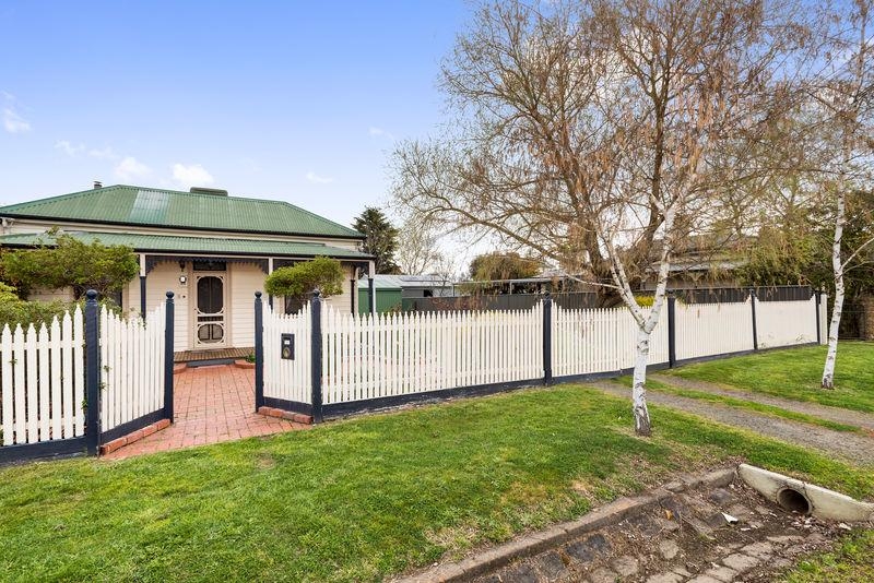 8 Begg Street, VIC 3444 Property Details