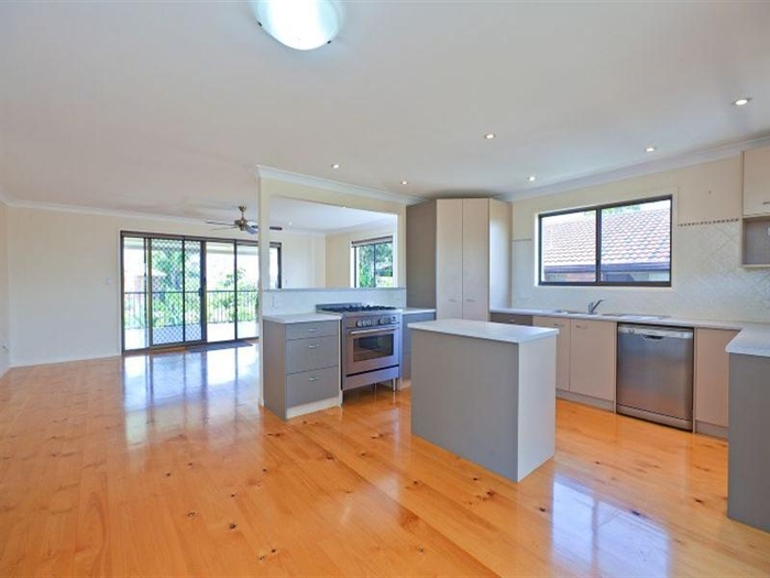 8 Macadamia Street, Victoria Point, QLD 4165 Property Details