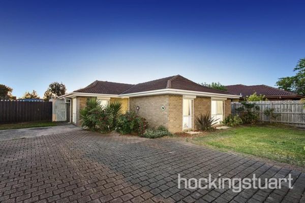 12 14 james cook drive melton west