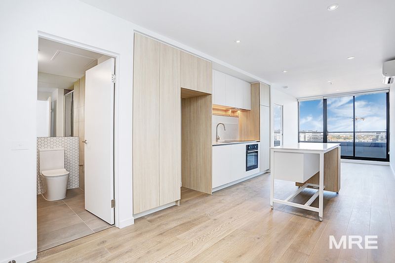 717/40 Hall Street