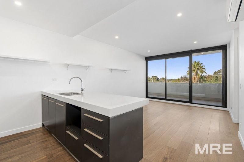 203/69 Marshall Street