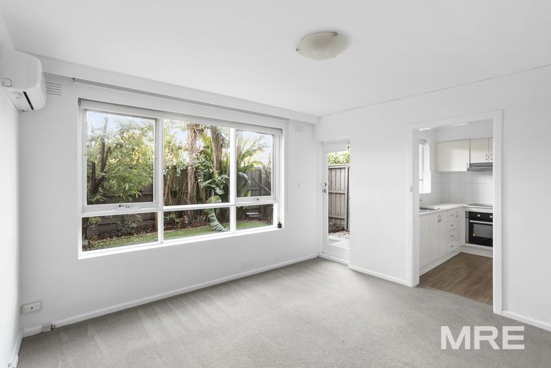2/11 Kooyong Road