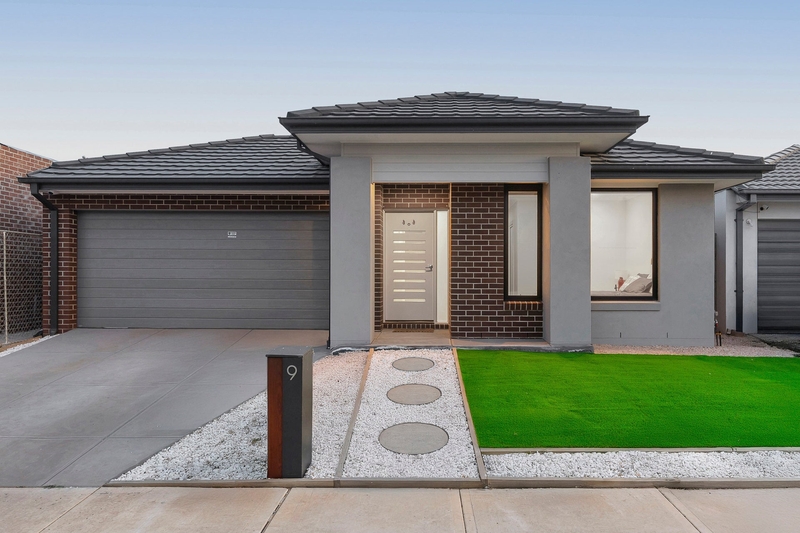9 Farmingdale Street, Manor Lakes, VIC 3024