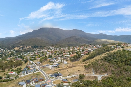 Clyde court shop lenah valley